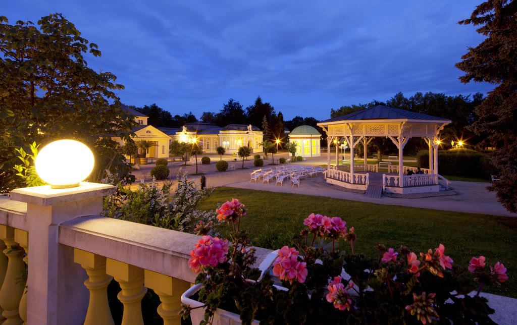 Dr. Adler Spa & Kurhotel Frantiskovy Lazne Bagian luar foto