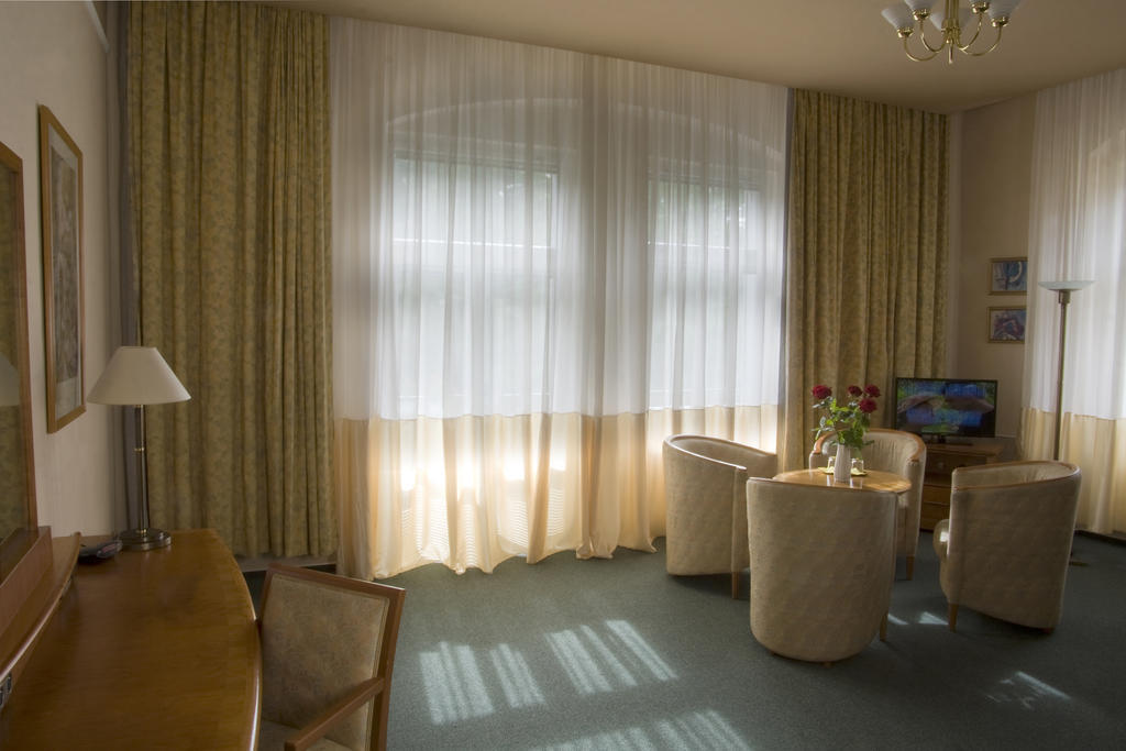 Dr. Adler Spa & Kurhotel Frantiskovy Lazne Bagian luar foto