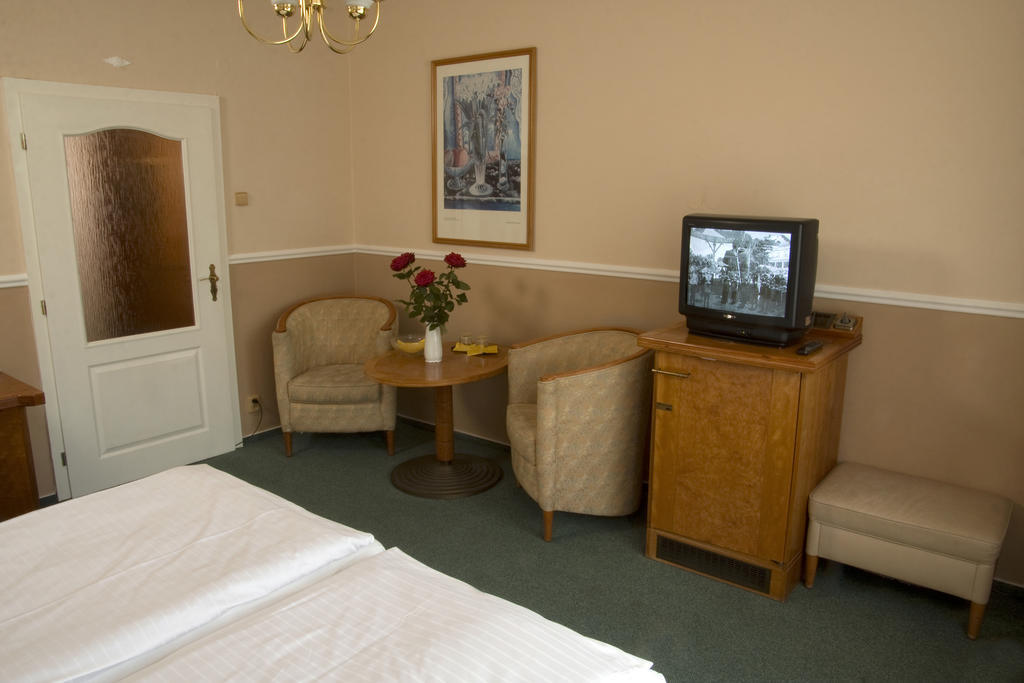 Dr. Adler Spa & Kurhotel Frantiskovy Lazne Ruang foto