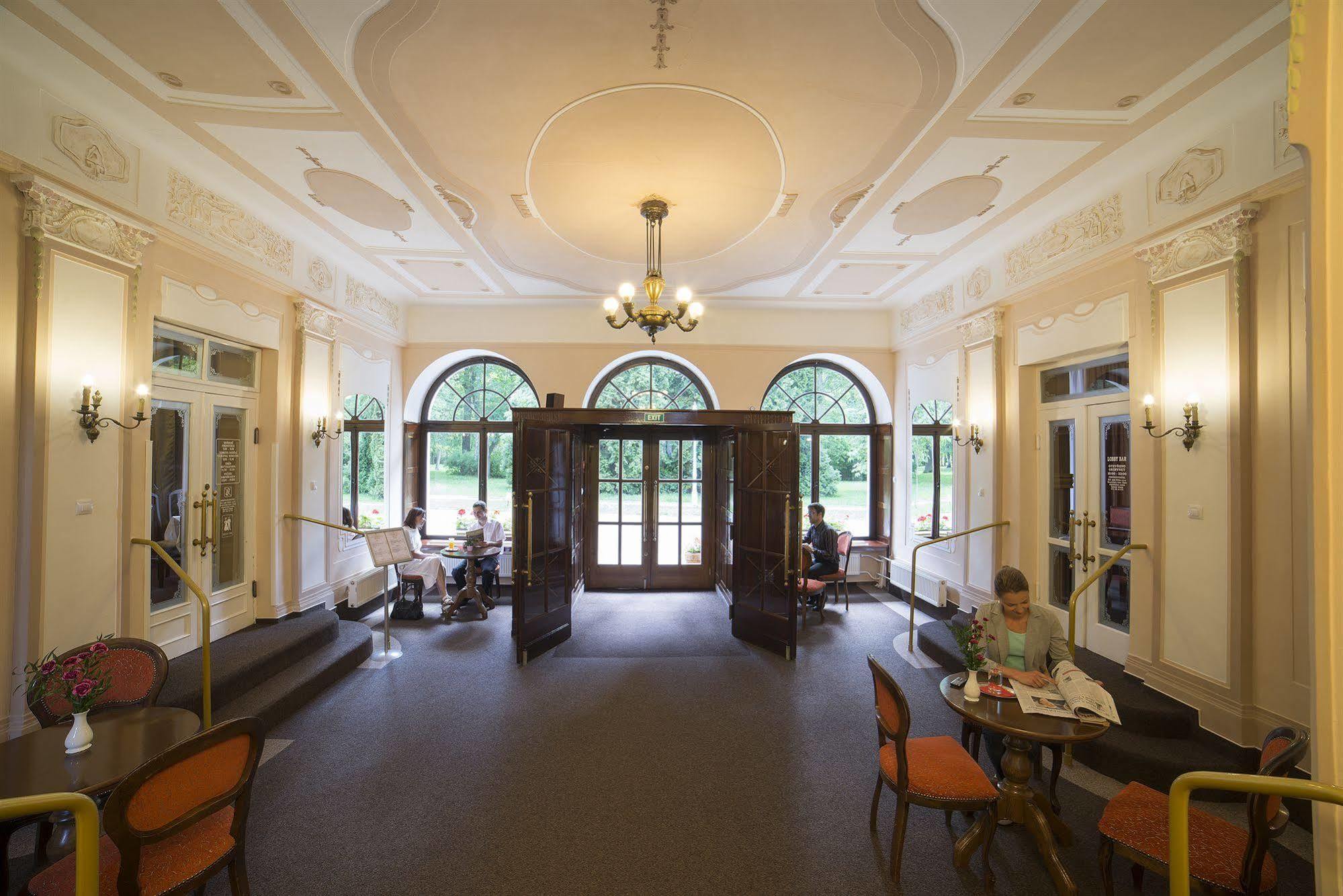 Dr. Adler Spa & Kurhotel Frantiskovy Lazne Bagian luar foto
